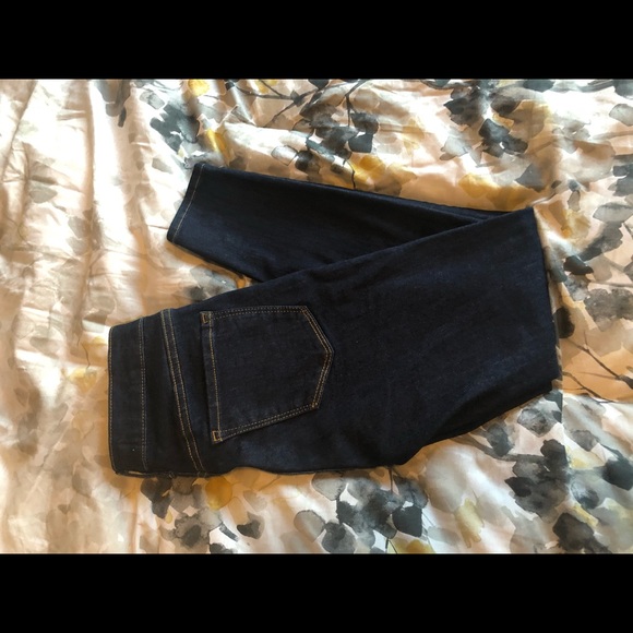 Gap petite jeans - never worn - Picture 2 of 3